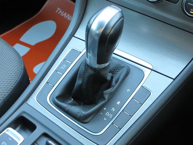 ゴルフ TSIコンフォートライン 衝突被害軽減システム/フルセグナビ/バックカメラ/前後ドラレコ/CD&DVD再生可能/ブルートゥース/ETC/パドルシフト/クルーズコントロール/HIDヘッドライト/フォグランプ/アルミホイール(28枚目)