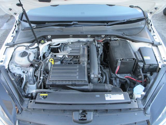 ゴルフ TSIコンフォートライン 衝突被害軽減システム/フルセグナビ/バックカメラ/前後ドラレコ/CD&DVD再生可能/ブルートゥース/ETC/パドルシフト/クルーズコントロール/HIDヘッドライト/フォグランプ/アルミホイール(45枚目)