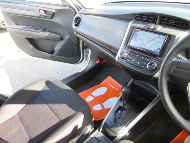 カローラフィールダー ハイブリッド　ＥＸ　衝突被害軽減システム／メモリーナビ／Ｂｌｕｅｔｏｏｔｈ／バックカメラ／ＥＴＣ／プッシュスタート／ナノイー付オートエアコン／サイドエアバッグ／障害物センサー（5枚目）