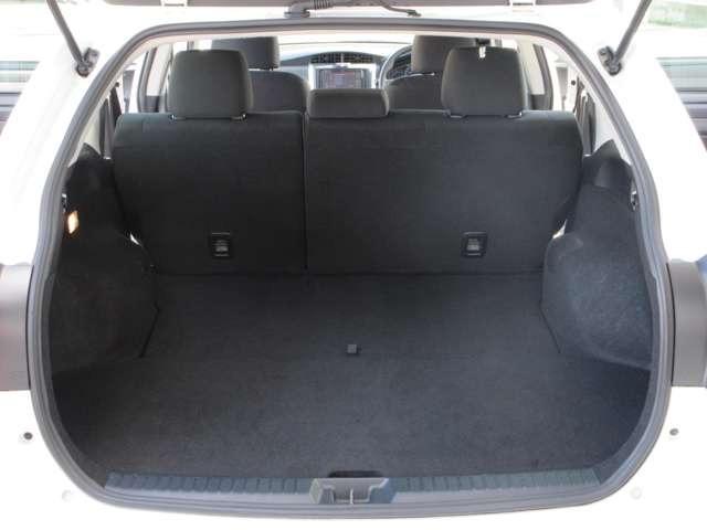 カローラフィールダー ハイブリッド　ＥＸ　衝突被害軽減システム／メモリーナビ／Ｂｌｕｅｔｏｏｔｈ／バックカメラ／ＥＴＣ／プッシュスタート／ナノイー付オートエアコン／サイドエアバッグ／障害物センサー（10枚目）