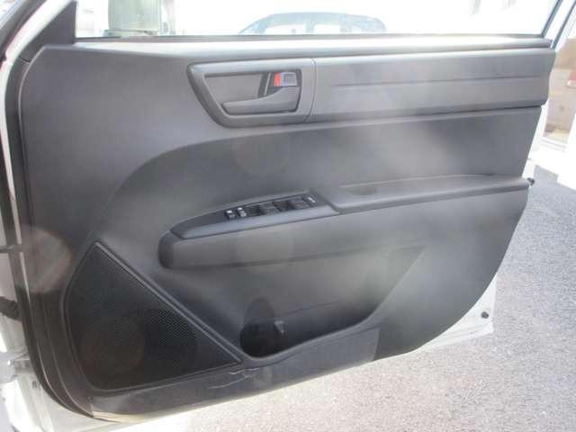 カローラフィールダー ハイブリッド　ＥＸ　衝突被害軽減システム／メモリーナビ／Ｂｌｕｅｔｏｏｔｈ／バックカメラ／ＥＴＣ／プッシュスタート／ナノイー付オートエアコン／サイドエアバッグ／障害物センサー（28枚目）