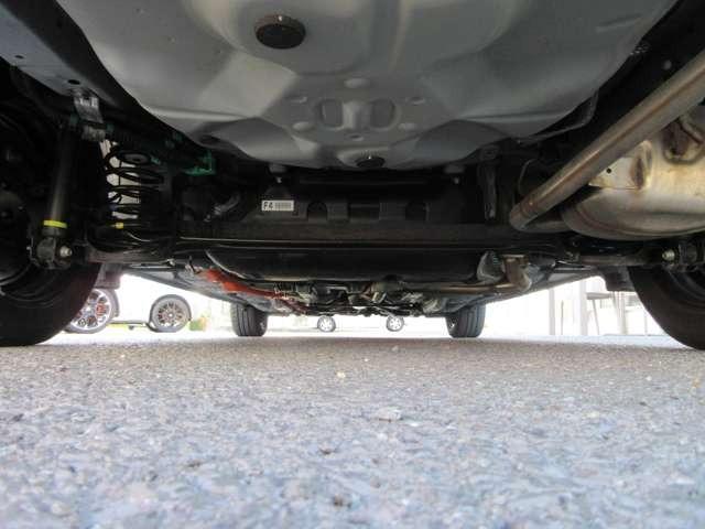 カローラフィールダー ハイブリッド　ＥＸ　衝突被害軽減システム／メモリーナビ／Ｂｌｕｅｔｏｏｔｈ／バックカメラ／ＥＴＣ／プッシュスタート／ナノイー付オートエアコン／サイドエアバッグ／障害物センサー（39枚目）