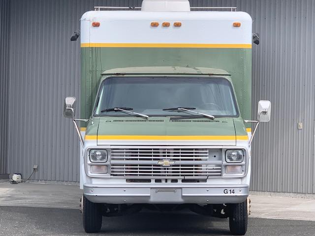 シボレーシェビーバン 　シェビーバン　Ｇ３０　コンバージョン　国内未登録車　新品タイヤ　ブレーキ　足回り整備済（2枚目）
