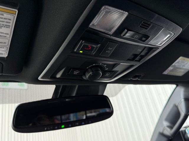 タコマ ダブルキャブ　ＴＲＤオフロード　新車並行　リフトアップ　ＲＡＣＥ　ＬＩＮＥ１７インチＡＷ　３５インチタイヤ　社外ヘッドライト　オーバーフェンダー　Ｎ－ＦＡＢサイドステップ　レーダークルーズ　ＢＳＭ（46枚目）