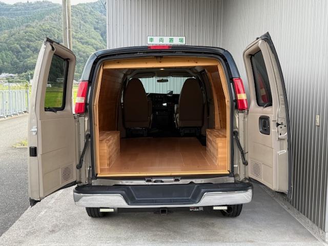 シボレーエクスプレス ＬＳ　新車並行　６Ｌエンジン　オートチェック有　カーゴバン　１ナンバー　２人乗り（22枚目）