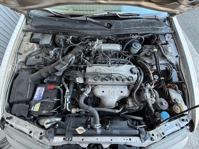 アコードワゴン ＥＸ　新車並行　レザーシート　サンルーフ　ローダウン　エアロ　１７ＡＷ　ＬＥＤヘッドライト（4枚目）