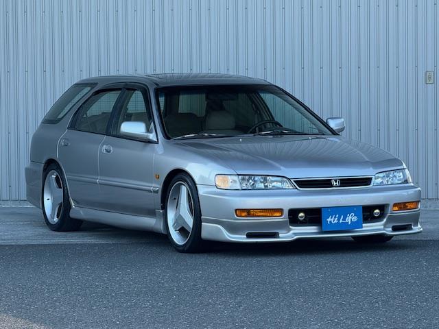 アコードワゴン ＥＸ　新車並行　レザーシート　サンルーフ　ローダウン　エアロ　１７ＡＷ　ＬＥＤヘッドライト（6枚目）