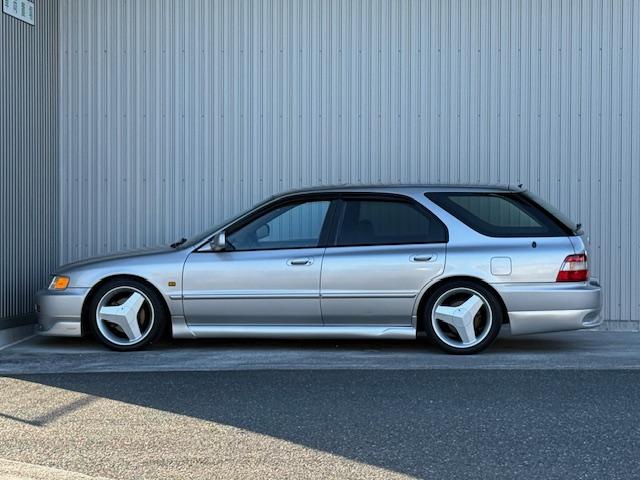 アコードワゴン ＥＸ　新車並行　レザーシート　サンルーフ　ローダウン　エアロ　１７ＡＷ　ＬＥＤヘッドライト（11枚目）