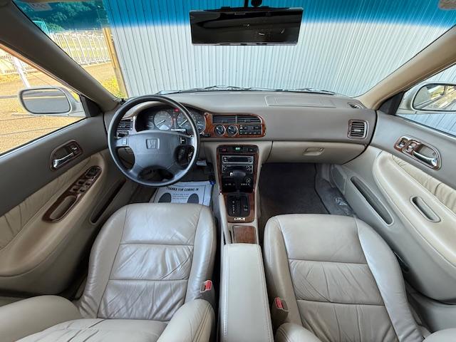 アコードワゴン ＥＸ　新車並行　レザーシート　サンルーフ　ローダウン　エアロ　１７ＡＷ　ＬＥＤヘッドライト（24枚目）