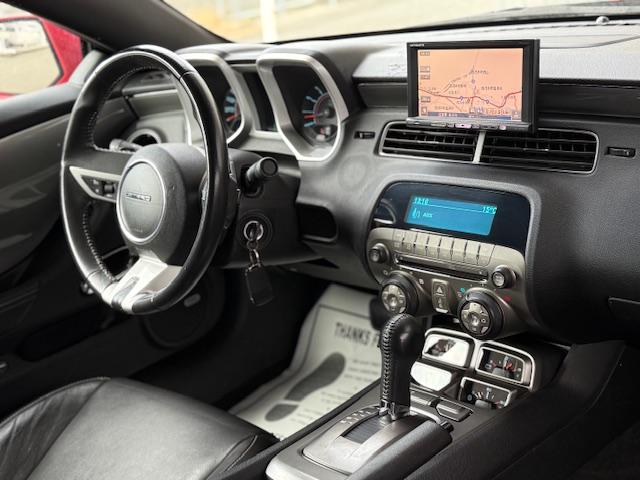 シボレーカマロ ＬＴ　ＲＳ　ディーラー車　ナビゲーション　ＥＴＣ　バックカメラ　社外マフラー　純正２０ＡＷ（3枚目）