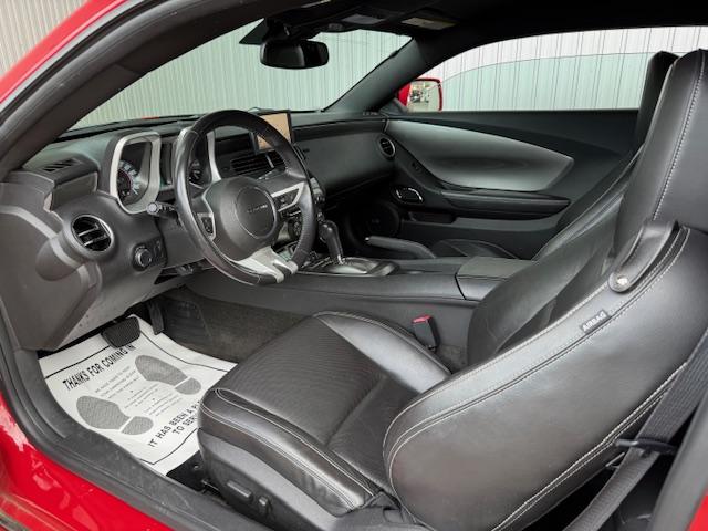 シボレーカマロ ＬＴ　ＲＳ　ディーラー車　ナビゲーション　ＥＴＣ　バックカメラ　社外マフラー　純正２０ＡＷ（6枚目）