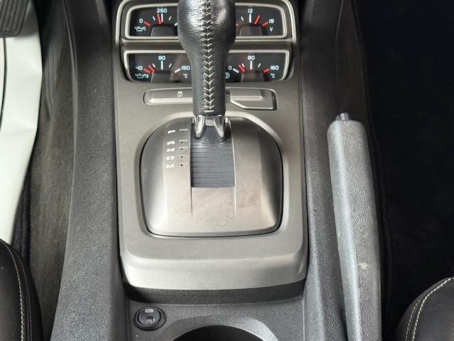 シボレーカマロ ＬＴ　ＲＳ　ディーラー車　ナビゲーション　ＥＴＣ　バックカメラ　社外マフラー　純正２０ＡＷ（13枚目）