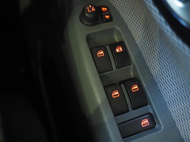 ムーヴ カスタム　Ｘ　ハイパー　４ＷＤ　ＬＥＤヘッドライト　オートライト　オートエアコン　ＣＤ／ＵＳＢチューナー　リモコンエンジンスターター　キーフリーシステム　アルミホイール　アイドリングストップ　ＶＳＣ（横滑り抑制機能）（32枚目）