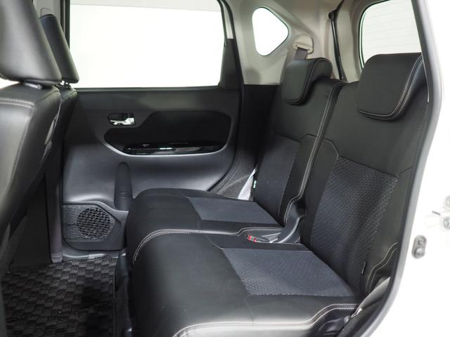 ムーヴ カスタム　ＲＳ　ハイパーリミテッドＳＡＩＩＩ　４ＷＤ　スマートアシスト　ＤＶＤオーディオ　パノラマモニター　リモコンエンジンスターター　キーフリーシステム　ＬＥＤヘッドライト　オートライト　オートエアコン　運転席シートヒーター（12枚目）