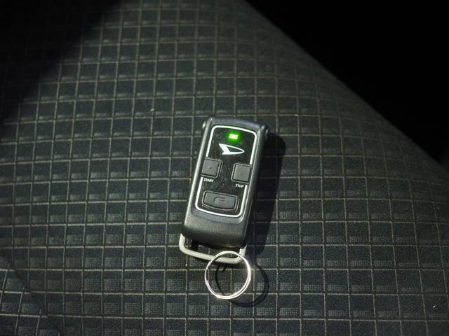 タント カスタムＸセレクション　４ＷＤ　両側パワースライドドア　ダイハツ純正ナビ　パノラマモニター　ナビ連動ドライブレコーダー　後席フリップダウンモニター　リモコンエンジンスターター　シートヒーター　スマートアシスト（18枚目）