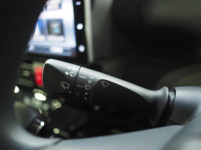 タント カスタムＸセレクション　４ＷＤ　両側パワースライドドア　ダイハツ純正ナビ　パノラマモニター　ナビ連動ドライブレコーダー　後席フリップダウンモニター　リモコンエンジンスターター　シートヒーター　スマートアシスト（30枚目）