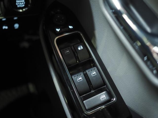 タント カスタムＸセレクション　４ＷＤ　両側パワースライドドア　ダイハツ純正ナビ　パノラマモニター　ナビ連動ドライブレコーダー　後席フリップダウンモニター　リモコンエンジンスターター　シートヒーター　スマートアシスト（37枚目）