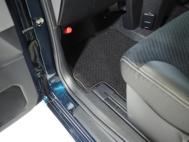 タント カスタムＸセレクション　４ＷＤ　両側パワースライドドア　ダイハツ純正ナビ　パノラマモニター　ナビ連動ドライブレコーダー　後席フリップダウンモニター　リモコンエンジンスターター　シートヒーター　スマートアシスト（40枚目）