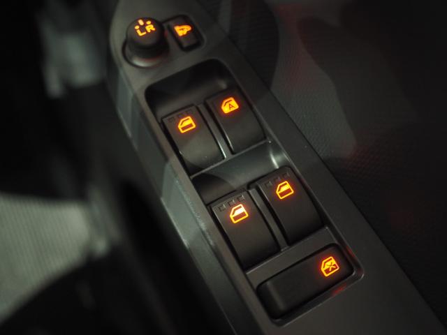 ミライース X SAIII 4WD スマートアシスト LEDヘッドライト オートライト CDチューナー 前後コーナーセンサー キーレスエントリー 電動格納ドアミラー アイドリングストップ VSC(横滑り抑制機能)(32枚目)