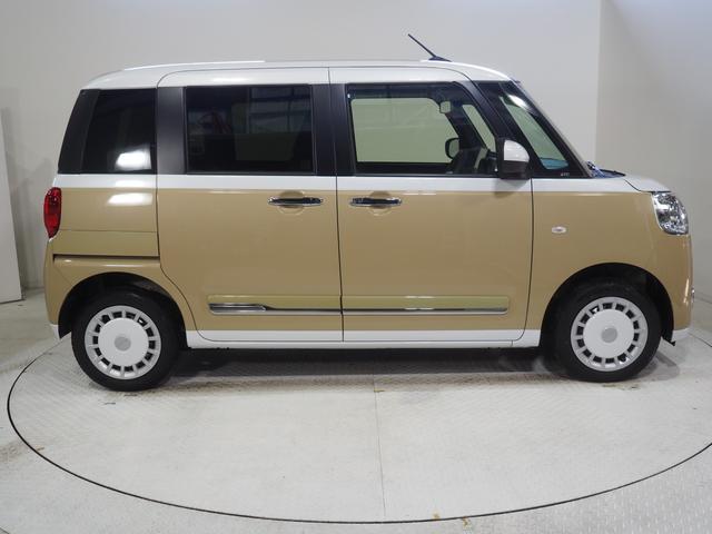 ムーヴキャンバス ストライプスＧ　４ＷＤ　両側パワースライドドア　ＬＥＤヘッドライト　オートライト　スマホ連携ディスプレイオーディオ　バックモニター　ワイヤレス充電器ｑｉ（チー）　運転席助手席シートヒーター　オートエアコン（4枚目）