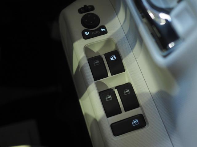 ムーヴキャンバス ストライプスＧ　４ＷＤ　両側パワースライドドア　ＬＥＤヘッドライト　オートライト　スマホ連携ディスプレイオーディオ　バックモニター　ワイヤレス充電器ｑｉ（チー）　運転席助手席シートヒーター　オートエアコン（34枚目）