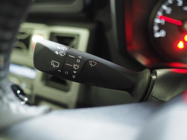 タフト G クロムベンチャー 4WD ガラスルーフ カーナビ バックモニター キーフリーシステム オートエアコン オートライト キーフリーシステム 運転席助手席シートヒーター 電動パーキングブレーキ アイドリングストップ(26枚目)