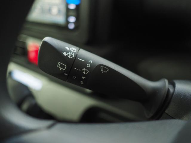 タント Ｘ　４ＷＤ　両側スライドドア左電動　ＬＥＤヘッドライト　オートライト　ダイハツ純正ナビ　バックモニター　ナビ連動ドライブレコーダー　キーフリーシステム　シートヒーター　アイドリングストップ（29枚目）