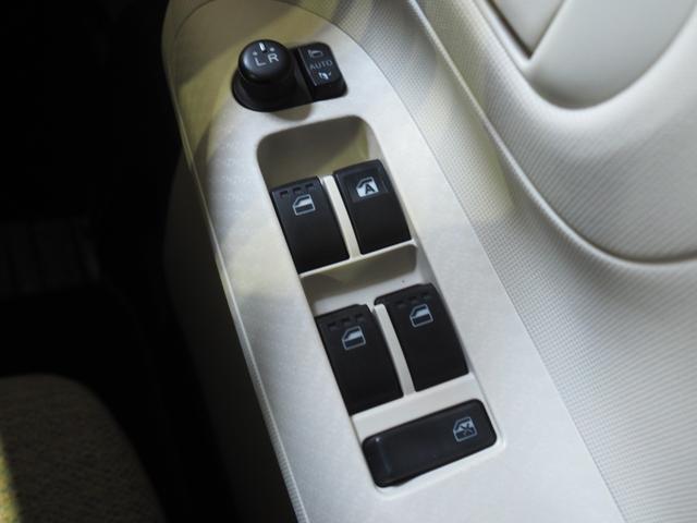 �^�]�ȃh�A�̃p���[�E�B���h�E�X�C�b�`�Ɠd���h�A�~���[�̃X�C�b�`�ł��B