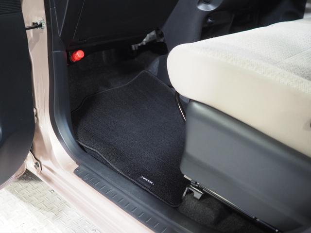 �����p�i�̃J�[�y�b�g�}�b�g����������Ă��܂��B�������N���[�j���O�ς݂ł��B