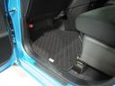 純正用品のカーペットマットが装備されています。もちろんきれいにクリーニング済みです。