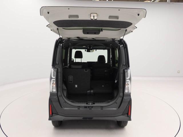 シートアレンジ 載せる物に合わせて自在にシートアレンジ可能です。出かけた先で急に荷物が増えたり大きな荷物を載せたりする場面に遭遇してもストレスを感じない設計です。