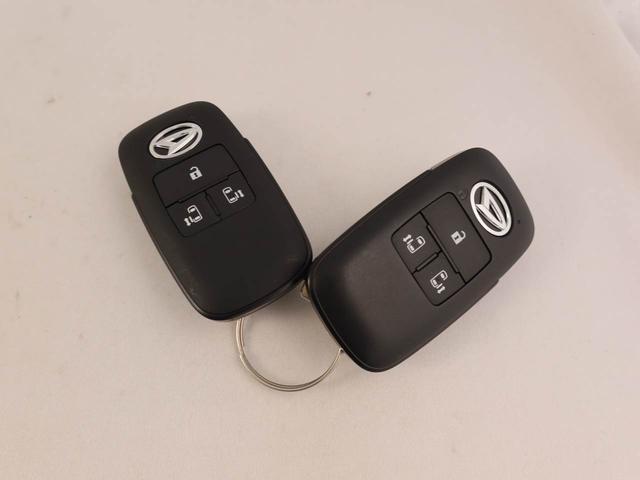 タント Ｘ　衝突軽減ブレーキ　ＬＥＤヘッドライト　スマートキー　アイドリングストップ　電動格納ドアミラー　電動パーキングブレーキ　盗難防止システム　オートエアコン　運転席・助手席シートヒーター（8枚目）