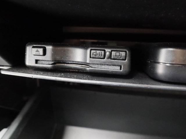 愛知ダイハツのお店では、ダイハツ車を知り尽くしたプロフェッショナルなサービススタッフが、専用の診断機器を使って各システムを点検しております。