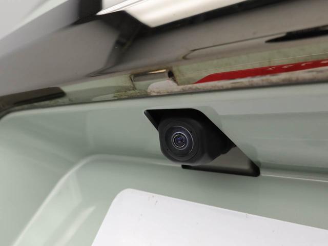 バックの苦手な初心者や女性にうれしいバックモニター　運転席の死角になる真後ろが確認できます。　（＾＾♪