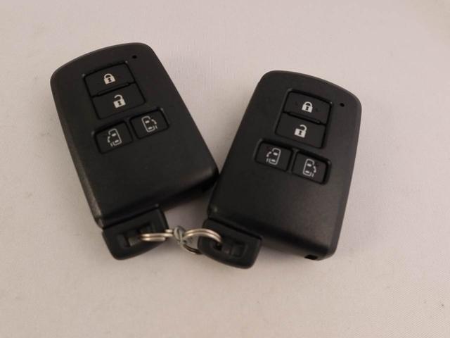 ヴォクシー ZS 煌III キーフリー 電動スライドドア(8枚目)