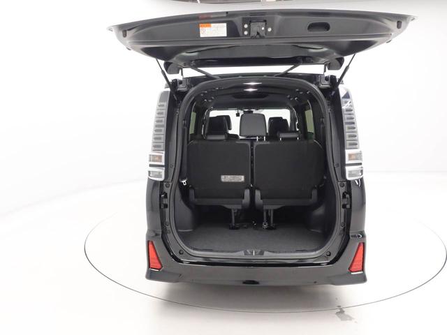 ヴォクシー ZS 煌III キーフリー 電動スライドドア(65枚目)