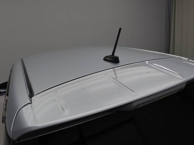 愛知ダイハツのお店では、ダイハツ車を知り尽くしたプロフェッショナルなサービススタッフが、専用の診断機器を使って各システムを点検しております。