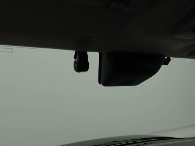 安心・安全なカーライフに必須のドライブレコーダーを装備！走行中はもちろん、あおり運転や事故に遭遇した際の状況も映像で記録し、万一のリスクに備えます。