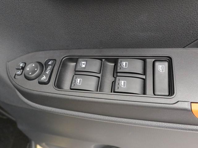 タント ファンクロス　純正１０インチナビ　ドラレコ　ＥＴＣ　衝突軽減ブレーキ　ＬＥＤヘッドライト　アルミホイール　プッシュボタンスタート　アイドリングストップ　スマートキー　両側電動スライドドア　電動格納ドアミラー　電動パーキングブレーキ　バックカメラ（19枚目）