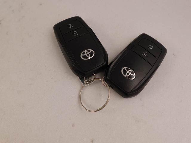 ヤリスクロス ハイブリッドＺ　全方位モニター　ナビ　ＥＴＣ　ナビ　テレビチューナー　バックカメラ　全方位モニター　キーフリー　イモビライザー　アイドリングストップ　ＥＴＣ　ハイブリッド車　アルミホイール　ＬＥＤヘッドライト　ワンオーナー　禁煙車（8枚目）