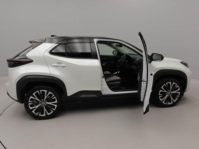 ヤリスクロス ハイブリッドＺ　全方位モニター　ナビ　ＥＴＣ　ナビ　テレビチューナー　バックカメラ　全方位モニター　キーフリー　イモビライザー　アイドリングストップ　ＥＴＣ　ハイブリッド車　アルミホイール　ＬＥＤヘッドライト　ワンオーナー　禁煙車（42枚目）