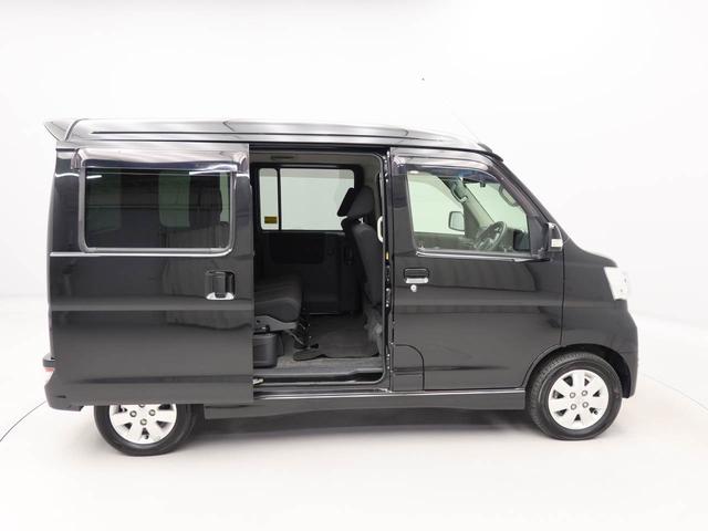 �����瑤�̃X���C�h�h�A�́A�蓮�ł̊J�ɂȂ�܂��B