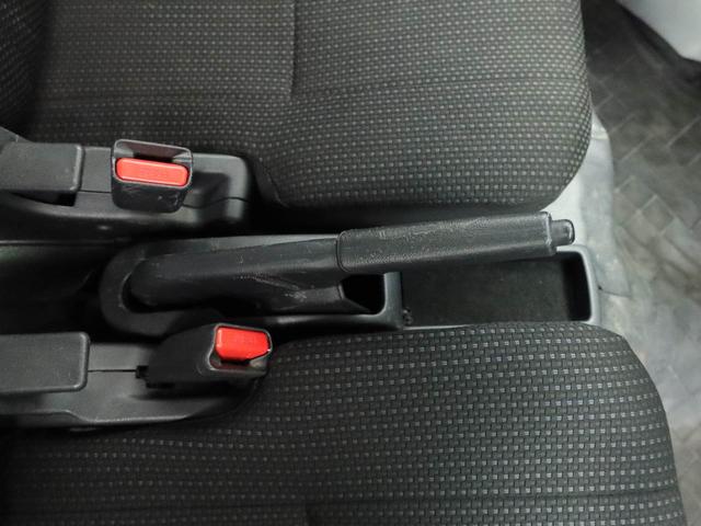 ハイゼットカーゴ デラックスＳＡＩＩＩ　エアコン　パワステ　パワーウィンドウ　ＡＢＳ　エアバック　キーレス（28枚目）