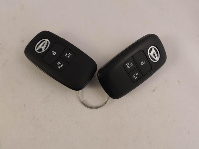 �y�L�[�t���[�V�X�e���z�J�o����|�P�b�g�ɓ��ꂽ�܂܂ł��h�A�̎{���E�������\�ȃX�}�[�g�L�[�𑕔��B�G���W���̃I���E�I�t�����J�M�����o���K�v����������Ƃ��Ă��֗��ł���