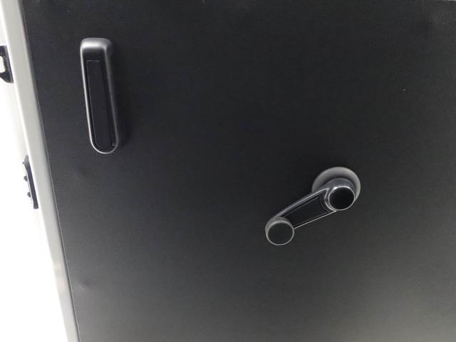 ���̑��A�i�r��h�����R�̃I�v�V�����i�A�����_�t���p�X�|�[�g�i�_�������p�b�N�j�����ԕی��̉����A���[���A�C���A�Ԍ��Ȃǂ��ԂɊւ��邱�ƂȂ炷�ׂđΉ����邱�Ƃ��ł��܂��B