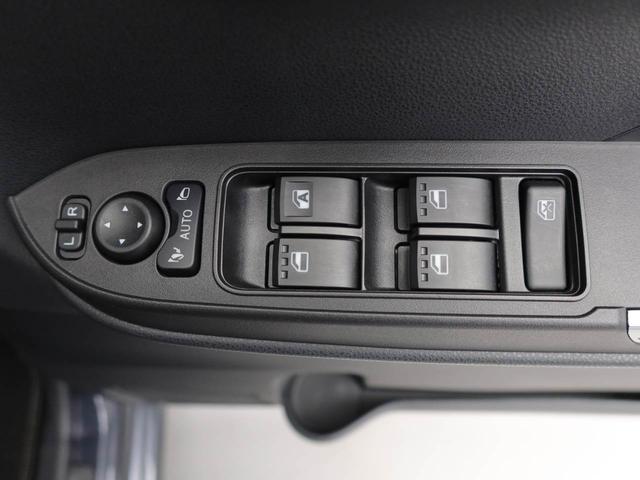 タント カスタムX エアコン パワステ パワーウィンドウ ABS エアバック アルミホイール キーフリー 電動ドアミラー バックカメラ(17枚目)