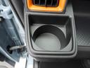 カップホルダーは運転席や助手席からちょうど手の届く位置です!!