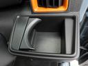 カップホルダーは運転席や助手席からちょうど手の届く位置です!!