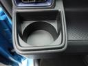 カップホルダーは運転席や助手席からちょうど手の届く位置です!!