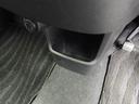 カップホルダーは運転席や助手席からちょうど手の届く位置です!!